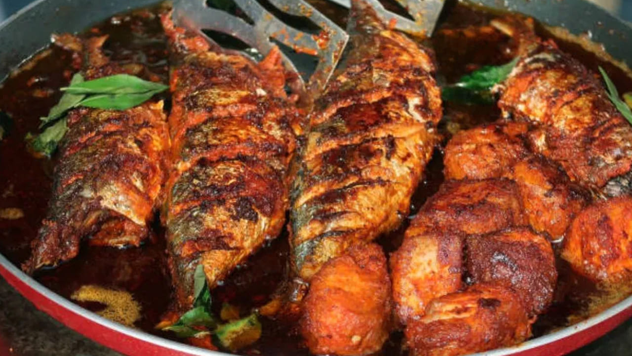 100 గ్రాముల సముద్ర చేపల నుంచి 42 గ్రాముల ప్రొటీన్ లభిస్తుండగా.. 100 గ్రాముల మాంసం నుంచి 24 గ్రాముల ప్రొటీన్ మాత్రమే లభ్యమవుతోంది. అయితే మనం రోజూ తినే మంచినీటి చేపల్లో ప్రొటీన్లు చాలా తక్కువ.