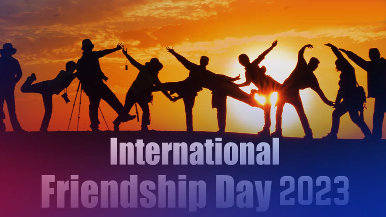 ఫ్రెండ్‌షిప్ డే కొత్తగా జరుపుకుంటున్నది కాదు.. 1958లో తొలిసారిగా స్నేహితుల దినోత్సవాన్ని జరుపుకున్నారు. అంతర్జాతీయ స్నేహ దినోత్సవాన్ని జరుపుకునే ప్రతిపాదన 30 జూలై 1958న పరాగ్వేలో మొదలైంది. ఐక్యరాజ్యసమితి 2011లో జూలై 30ని అధికారిక అంతర్జాతీయ స్నేహ దినోత్సవంగా ప్రకటించింది. కానీ భారతదేశంతో సహా చాలా దేశాలు ఆగస్టు మొదటివారం వచ్చే ఆదివారం స్నేహితుల దినోత్సవాన్ని జరుపుకుంటాయి.