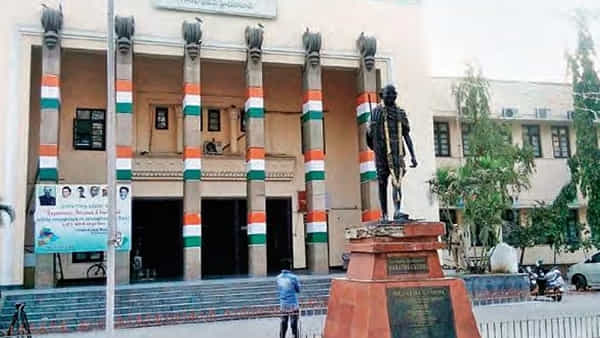 Telangana Congress: ఆశావహులు, నేతలతో గాంధీభవన్ కిటకిట.. దరఖాస్తులు.. మరోవైపు చేరికలు..
