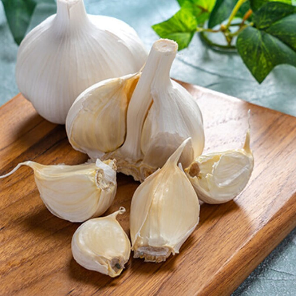 ఇక వెల్లుల్లి తినలేమనుకునేవారికి టాబ్లెట్స్ రూపంలో కూడా మార్కెట్ లో లభిస్తున్నాయి. వైద్య సూచనలను అనుసరించి ఆ టాబ్లెట్స్ ను మోతాదులో తీసుకోవాలి. రోజూ తినే ఆహారంలో వెల్లుల్లిని ఏదొక రూపంలో తీసుకోండి.. ఆరోగ్యంగా జీవించండి.