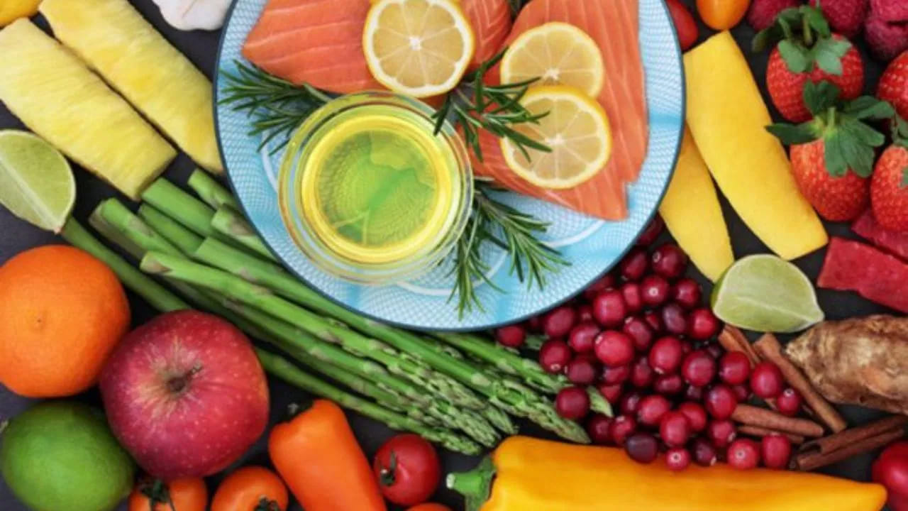 విటమిన్ ఎ, విటమిన్ సి, ఫైబర్, పొటాషియం ఉన్న మరిన్ని ఆహారాలను జోడించండి. ఈ సందర్భంలో మీరు పాలకూర, మెంతులు, కల్మి, బచ్చలి ఆకు కూరగాయలు తినవచ్చు.