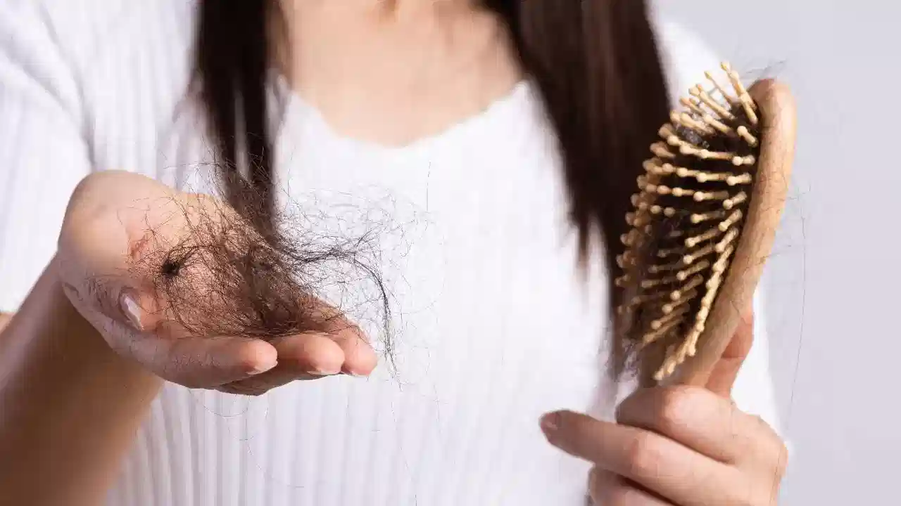 Hair Fall Control Tips: వారంలో రెండుసార్లు ఈ ఆయిల్ వాడండి.. హెయిర్ ఫాల్ కు చెక్ పెట్టండి!!