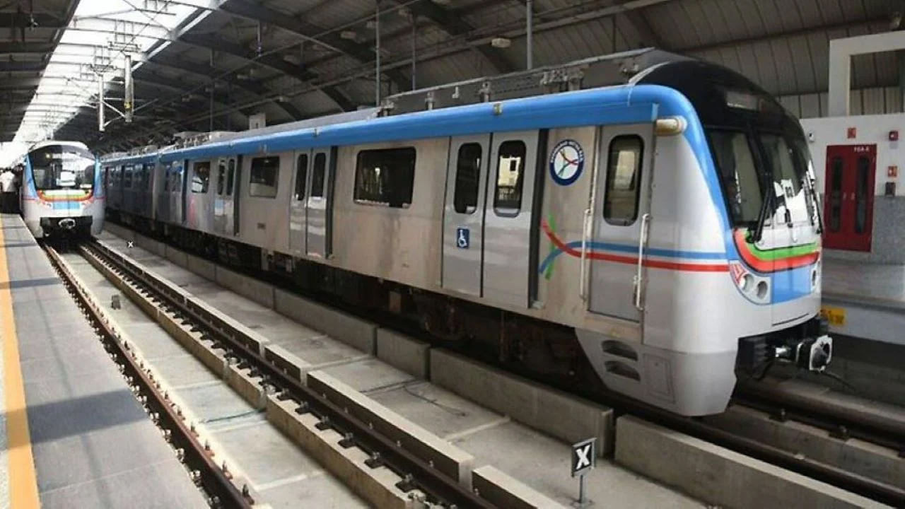 Hyderabad Metro: మెట్రో ప్రయాణీకులకు అదిరిపోయే ఆఫర్‌.. తక్కువ ధరకే అన్‌లిమిటెడ్ జర్నీ.. వివరాలివే!