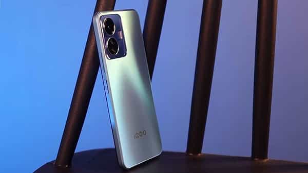 Best Phones Under 15K: తక్కువ ధరలో బెస్ట్ 5జీ ఫోన్లు ఇవే.. టాప్ బ్రాండ్లు.. టాప్ లేపే ఫీచర్లు..