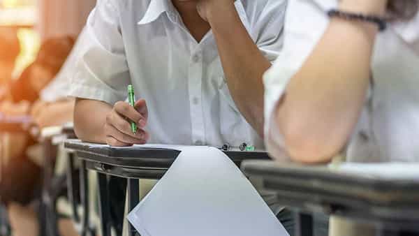 ISRO Recruitment Scam: చొక్కా గుండీల్లో కెమెరా లెన్స్లు, చెవిలో ఇయర్ పీస్లు.. ఇస్రో ఉద్యోగ పరీక్షలో కేటుగాళ్ల ఘరానా మోసం!