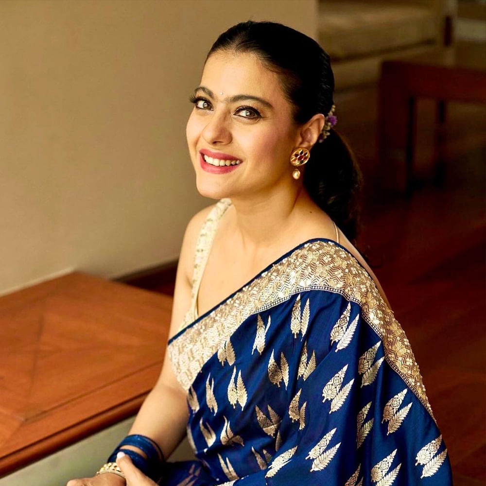 kajol: పే ఈక్వాలిటీ గురించి మాట్లాడారు నటి కాజోల్‌. ఇండియన్‌ సూపర్‌ వుమన్‌ సినిమా చేయాలనుకుంటే, పఠాన్‌కి పెట్టినంత ఖర్చుపెట్టాలని, ఆ సినిమాలో హీరోకి ఇచ్చినంత పారితోషికం ఇవ్వాలని అన్నారు. ఇండస్ట్రీలో పురుషులకు సమానంగా స్త్రీలు సమానమైన పారితోషికం తీసుకునే రోజు ఎప్పుడొస్తుందనే విషయం మీద ఎవరైనా జోస్యం చెబితే  బావుంటుందని చమత్కరించారు కాజోల్‌. 