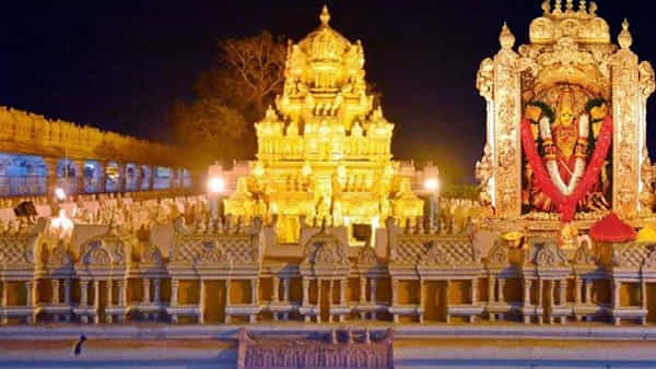 Indrakeeladri: ఇంద్రకీలాద్రిపై ఆగస్టు 30 నుంచి 3 రోజుల పాటు పవిత్రోత్సవాలు.. అన్ని ఆర్జిత సేవలు రద్దు