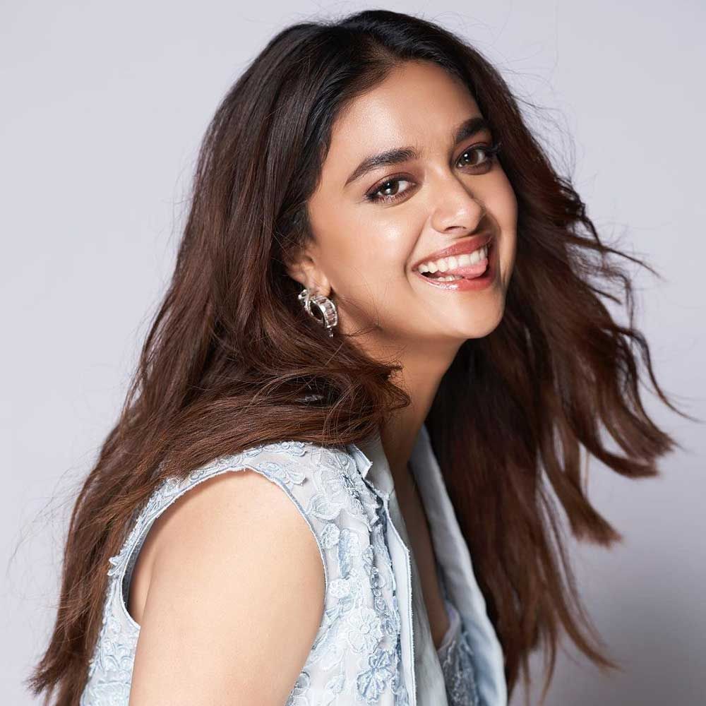 అయితే ఇప్పటికే తమ కూతురి పెళ్లి, ప్రేమ గురించి కీర్తి తల్లిదండ్రలు క్లారిటీ ఇచ్చిన సంగతి తెలిసిందే.