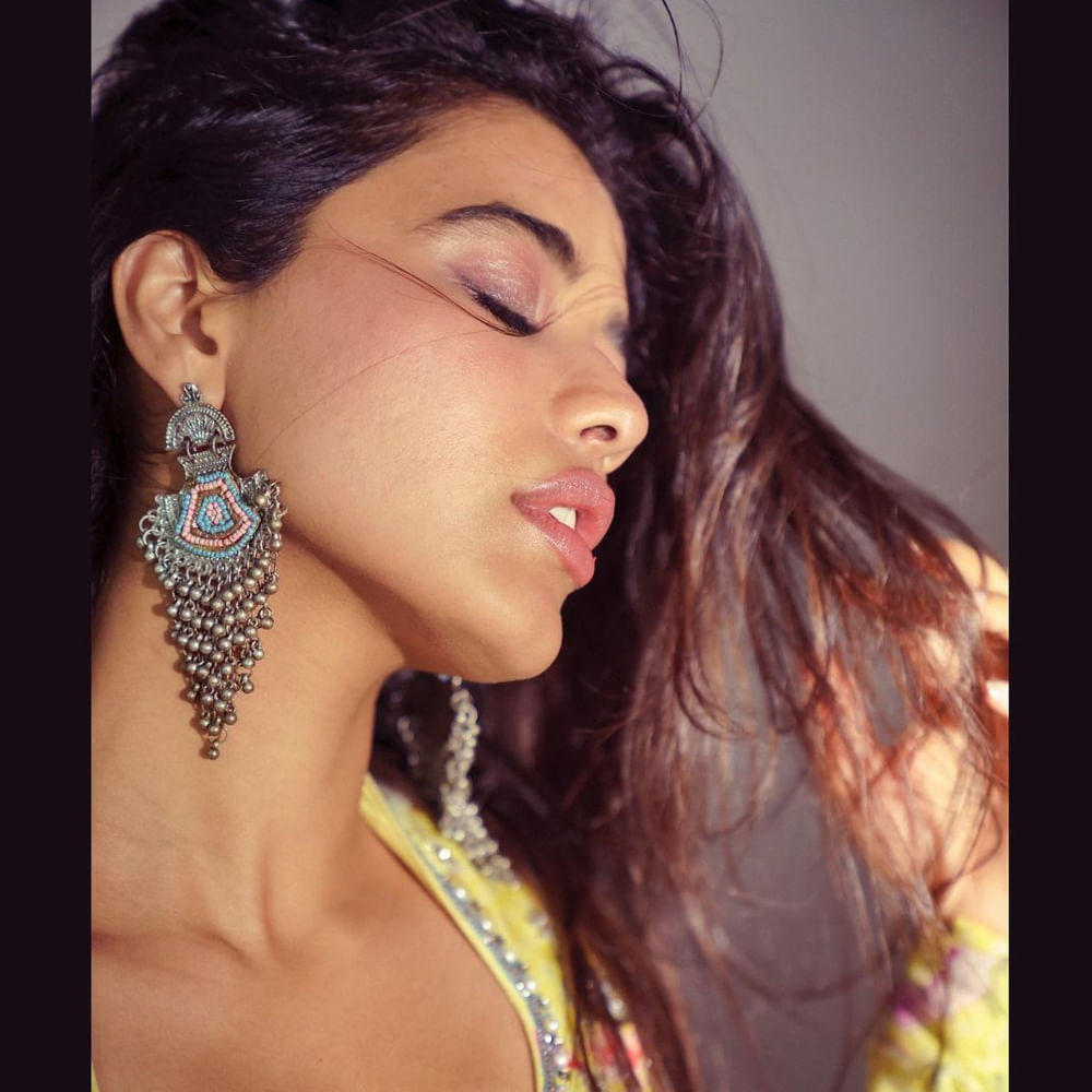 ఆతర్వాత మెగా హీరో వైష్ణవ్ తేజ్ తో కలిసి సినిమా చేసింది. ఈ సినిమా కూడా ఫ్లాప్ అయ్యింది.రీసెంట్ గా పవన్ కళ్యాణ్ , సాయి ధరమ్ తేజ్ కలిసి నటించిన బ్రో సినిమాలో నటించింది.