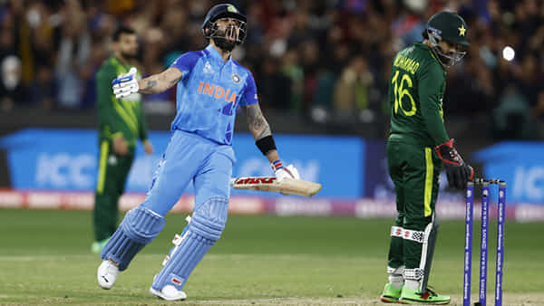 IND vs PAK: ‘క్రికెటర్లందరికీ కోహ్లీ రోల్ మోడల్..’ రన్ మెషిన్పై బాబర్ జాన్ జిగిరీ దోస్త్ ప్రశంసల జల్లు.. ఇంకా ఏమన్నాడంటే..?