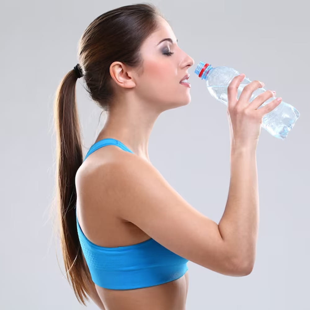 నిపుణుల అభిప్రాయం ప్రకారం.. నిలబడి నీరు త్రాగడం మొత్తం జీవ వ్యవస్థపై ప్రభావం చూపుతుంది. నిలబడి నీళ్ళు తాగడం వల్ల ఆస్పిరేషన్ న్యుమోనియా మీ ఊపిరితిత్తులలోకి ప్రవేశించవచ్చు.