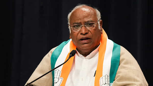 Congress: కాంగ్రెస్ వర్కింగ్ కమిటీని ప్రకటించిన ఖర్గే.. తెలంగాణకు నుంచి..