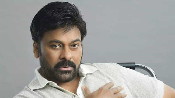 Megastar Chiranjeevi Knee Surgery: మెగాస్టార్ చిరంజీవి మోకాలికి శస్త్ర చికిత్స పూర్తి.. ఢిల్లీలో రెస్ట్!