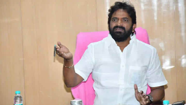 Hyderabad: హకీంపేట స్పోర్ట్స్ స్కూల్లో లైంగిక వేధింపులు.. తెలంగాణ ప్రభుత్వం సీరియస్ Hyderabad: హకీంపేట స్పోర్ట్స్ స్కూల్లో లైంగిక వేధింపులు.. తెలంగాణ ప్రభుత్వం సీరియస్