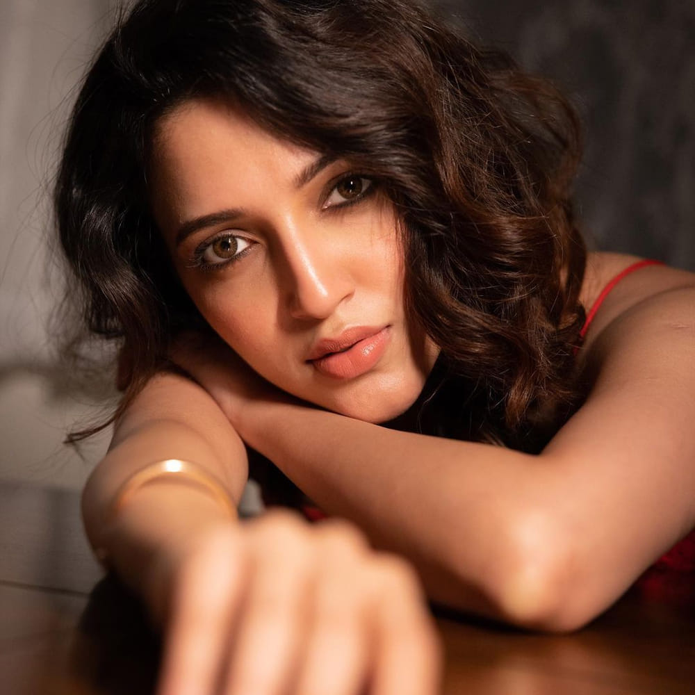 ఈ సినిమాతో నేహా పేరు ఇండస్ట్రీలో మారుమోగిపోయింది.