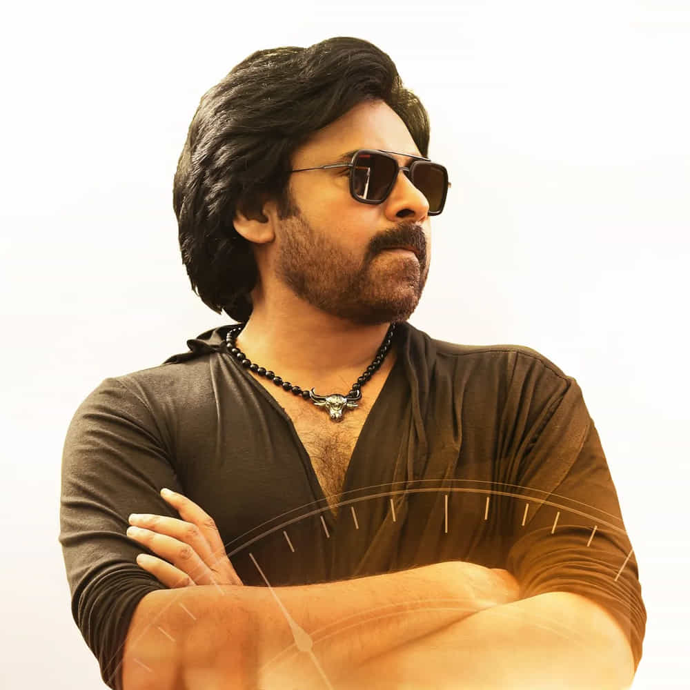 ఎన్నికల హీట్ పెరిగిన తర్వాత రోజూ వార్తల్లో ఉంటారు పవన్ కల్యాణ్ అనుకున్నారు అందరూ. అయితే అంతకన్నా ముందే హీట్ పెంచుతున్నారు పవర్స్టార్. ఇప్పుడు పవన్ కల్యాణ్ సినిమాల నుంచి రోజుకో వార్త జనాలను ఊరిస్తోంది.