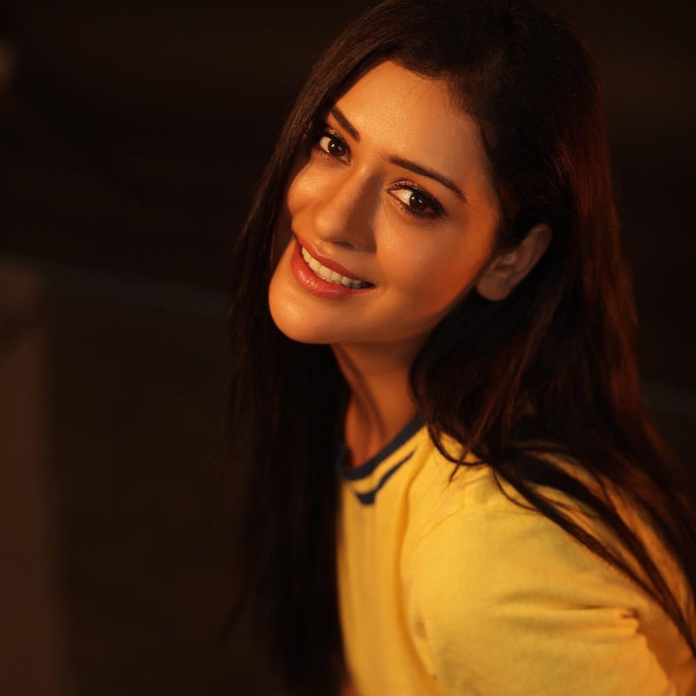 అయితే ఈ బ్యూటీ నటించిన సినిమాలు బాక్సాఫీస్ వద్ద అంతగా హిట్ కాకపోవడంతో పాయల్ కు స్టార్ హీరోస్ మూవీ ఛాన్స్ రావడం లేదు.