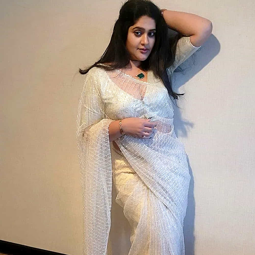 అంతే కాదు నాగార్జున హోస్ట్ గా వ్యవహరిస్తున్న బిగ్ బాస్ లో పాటిసెప్ట్ చేసింది ప్రియా. బిగ్ బాస్ సీజన్ 5 లో కంటెస్టెంట్ గా ఎంట్రీ ఇచ్చింది ప్రియా. తనదైన ఆటతో ప్రేక్షకులను ఆకట్టుకుంది ప్రియా.