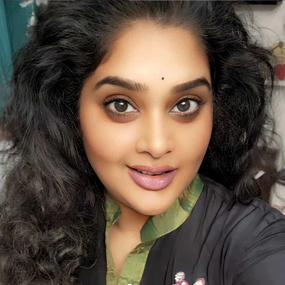 క్యారెక్టర్ ఆర్టిస్ట్ లు చాలా మంది ప్రేక్షకులను ఆకట్టుకుంటున్నారు. అలాంటి వారిలో ప్రియా ఒకరు. అక్క, అమ్మ, వదిన పాత్రల్లో నటిస్తూ అలరిస్తుంది ప్రియా. ప్రియా ఇప్పటికే చాలా సినిమాల్లో నటించి మెప్పించింది.