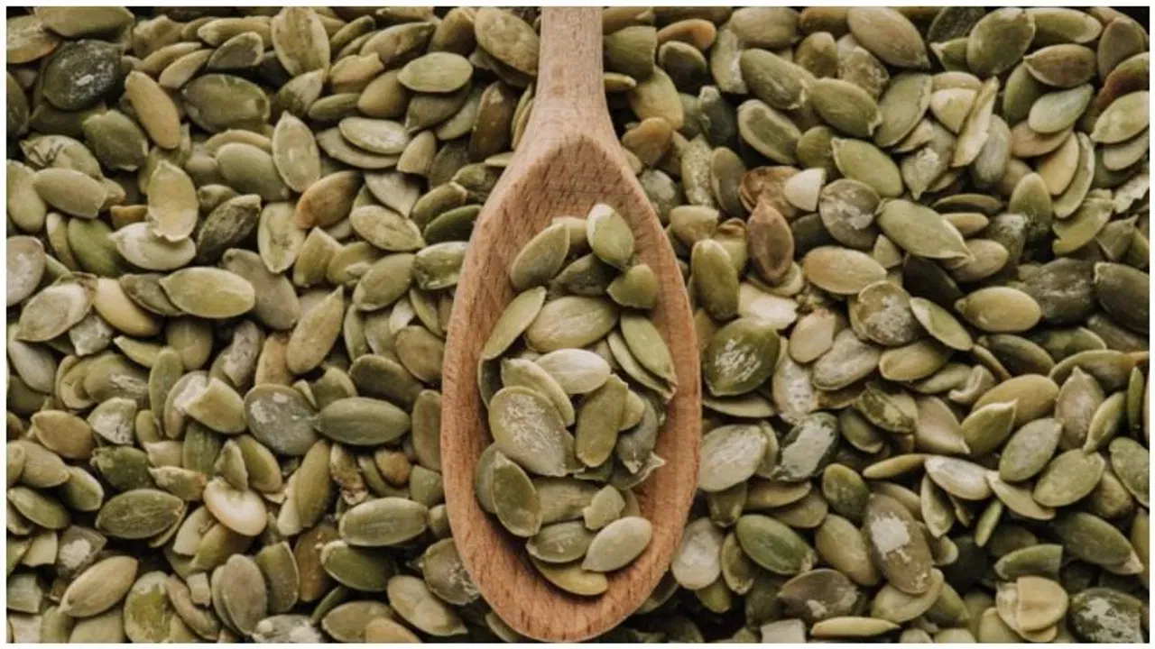 Pumpkin Seeds: గుమ్మడి గింజలను తింటున్నారా.. అయితే ఈ విషయాలు మీకోసమే!!