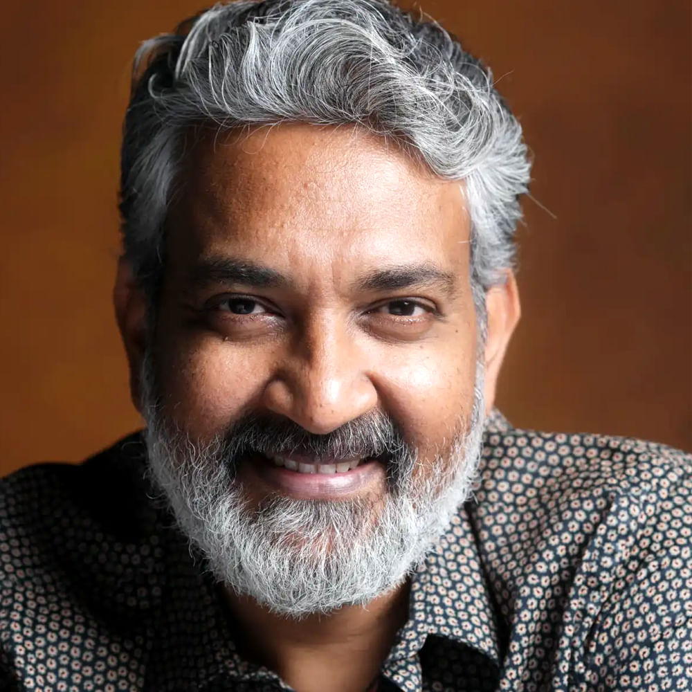 'ఉస్తాద్‌' సినిమా ప్రీ రిలీజ్‌ ఈవెంట్లో రాజమౌళి చెప్పిన మాటలు అందరినీ ఆకట్టుకున్నాయిga. తాను, తన పెద్దన్న కీరవాణి కష్టపడి పైకి వచ్చామన్నారు. ఆ కథలు వింటూ పెరిగిన శ్రీసింహా, తమలాగే ప్రయాణం మొదలుపెట్టారని చెప్పారు. అబ్బాయిలు తమ ఫస్ట్ బైక్‌ని అసలు మర్చిపోరని, 'ఉస్తాద్‌'లో... బైక్‌నీ, విమానాన్ని కలిపిన తీరు బావుందని అన్నారు. ఈ కార్యక్రమంలో నానితో పాటు పలువురు పాల్గొన్నారు.