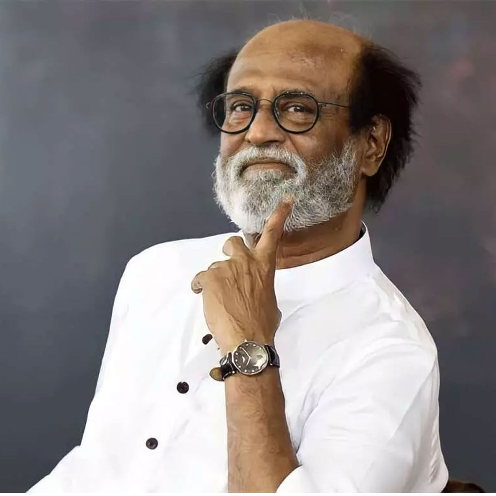 Rajinikanth - ఆధ్యాత్మిక యాత్రలో రజనీ జైలర్ సినిమాతో సూపర్ హిట్ అందుకున్న రజనీకాంత్ ప్రస్తుతం ఆధ్యాత్మిక యాత్రలో బిజీగా ఉన్నారు. రాంచీలోని పరమహంస యోగానంద ఆశ్రమాన్ని సందర్శించారు. అక్కడ గంటపాటు ధ్యానం చేసిన రజనీ, తరువాత రాజ్‌ భవన్‌లో ఝార్ఖండ్‌ రాష్ట్ర గవర్నర్‌ రాధాకృష్ణన్‌తో సమావేశయమ్యారు. అక్కడి నుంచి హిమాలయాలకు వెళ్లనున్నారు రజనీ.