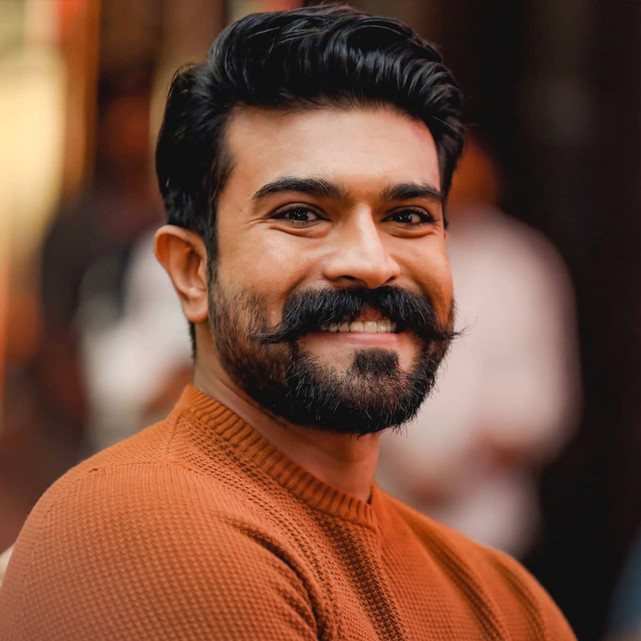 Ramcharan: రామ్‌చరణ్‌ని తాను కొడుకులా భావిస్తున్నట్టు తెలిపారు ప్రముఖ నటుడు, దర్శకుడు సముద్రఖని. రామ్‌చరణ్‌, సముద్రఖని కలిసి ట్రిపుల్‌ ఆర్‌లో నటించారు. ఆ సినిమా సమయంలోనే చరణ్‌ తనకు బాగా దగ్గరయ్యారని అన్నారు సముద్రఖని. శంకర్‌ దర్శకత్వంలో రామ్‌చరణ్‌ హీరోగా తెరకెక్కుతున్న గేమ్‌ చేంజర్‌లోనూ  మంచి రోల్‌ చేశారు సముద్రఖని. 
