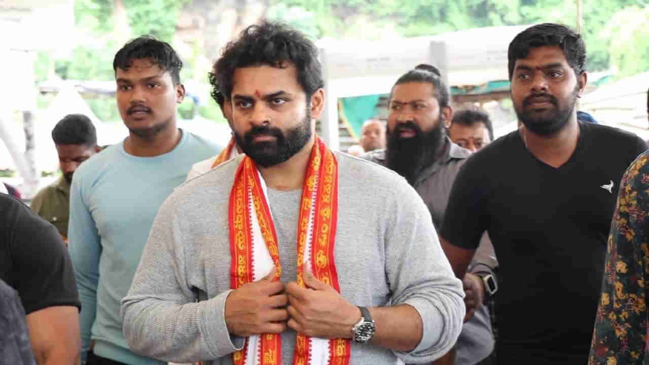 Teju at Indrakeeladri: దుర్గమ్మని దర్శించుకున్న సాయి తేజ్, బ్రో చిత్ర బృందం.. అమ్మవారికి ప్రత్యేక పూజలు