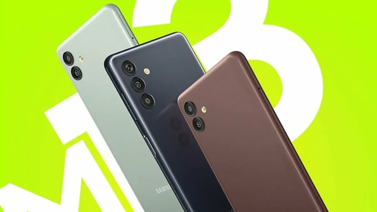 Samsung Galaxy M13: ఆండ్రాయిడ్‌ 12 ఆపరేటింగ్ సిస్టమ్‌తో పనిచేసే ఈ స్మార్ట్‌ ఫోన్‌ అసలు ధర రూ. 14,999 కాగా 36 శాతం డిస్కౌంట్‌లో భాగంగా రూ. 9,649కి సొంతం చేసుకోవచ్చు. ఇక కెమెరా విషయానికొస్తే ఇందులో 50 మెగా పిక్సెల్ రెయిర్‌ కెమెరాతో పాటు, సెల్ఫీల కోసం 8 మెగాపిక్సెల్‌ ఫ్రంట్‌ కెమెరాను అందించారు. 6.6 ఇంచెస్‌ ఫుల్ హెచ్‌డీ+ఎల్‌సీడీ డిస్‌ప్లే ఈ స్మార్ట్‌ ఫోన్‌ సొంతం. 