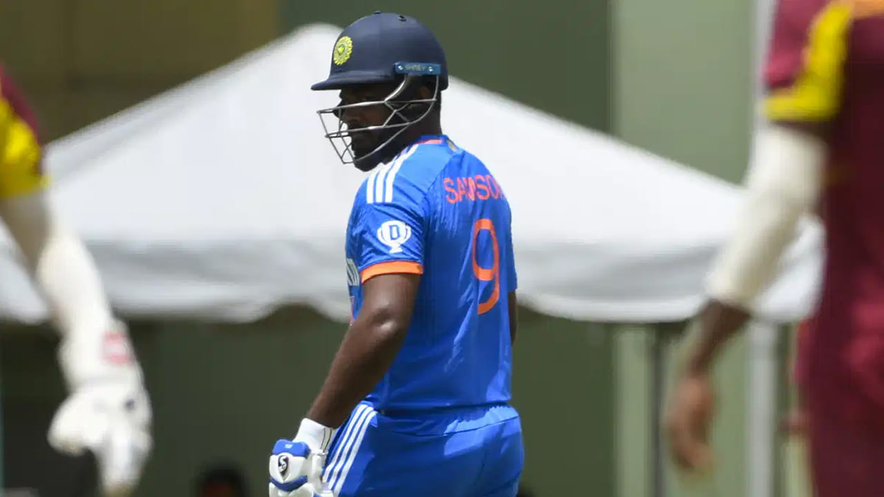 ఈ మైలురాయిని చేరుకోవడానికి సంజుకు సిరీస్ ప్రారంభానికి ముందు కేవలం 21 పరుగులు మాత్రమే అవసరం. తొలి రెండు మ్యాచ్‌ల్లో 12, ​​7 పరుగులు చేసిన సంజూ 5వ టీ20లో 13 పరుగులు చేసి టీ20 క్రికెట్‌లో 6000 పరుగులు పూర్తి చేసిన వారి జాబితాలో చేరాడు.