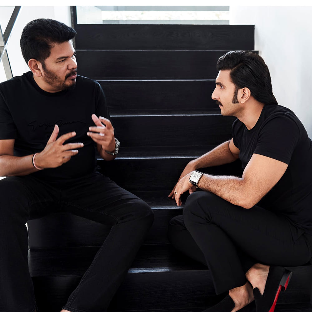 గేమ్ చేంజర్‌తో పాటు ఇండియన్ సీక్వెల్‌, త్రీక్వెల్ పూర్తయితేగానీ శంకర్ మరో మూవీకి గ్రీన్ సిగ్నల్ ఇచ్చే ఛాన్సే లేదు. ఆ తరువాత కూడా ఈ గ్రేట్ డైరెక్టర్ ఓ తమిళ హీరోతోనే సినిమా చేస్తారన్న టాక్ వినిపిస్తోంది. దీంతో ఇప్పట్లో శంకర్‌, రణవీర్‌ కాంబినేషన్‌ సెట్స్ మీదకు వచ్చే ఛాన్సే లేదంటున్నారు తమిళ సినీ జనాలు. మరి ఈ విషయంలో శంకర్ ప్లానింగ్ ఎలా ఉందో చూడాలి.