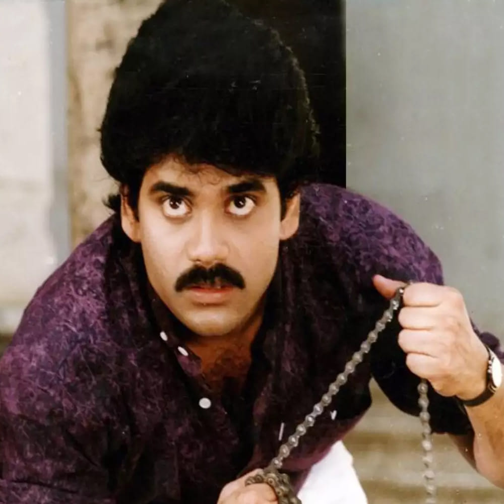 శివ.. నాగార్జున కెరీర్లోనే మొదటి క్రైమ్ యాక్షన్ చిత్రం. కాలేజీ స్టూడెంట్ గ్యాంగ్ స్టర్ గా ఎలా మారాడు అనేది సినిమా. ఇందులో శివ పాత్రలో నాగార్జున కనిపించగా.. రాజకీయ నాయకుడు మాచిరాజు లెక్కల కింద తయారైన కరుడుగట్టిన క్రైమ్ లార్డ్ భవానీ పాత్రలో రఘువరన్ నటించారు. ఈ సినిమా అప్పట్లో బాక్సాఫీస్ వద్ద భారీ విజయాన్ని అందుకోవడమే కాదు.. మూడు నంది అవార్డ్స్ సొంతం చేసుకుంది.