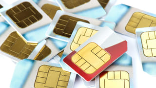 Watch Video: యువతిని వేధించాడు.. కట్ చేస్తే అందరి ముందూ చెప్పు దెబ్బలు తిన్నాడు