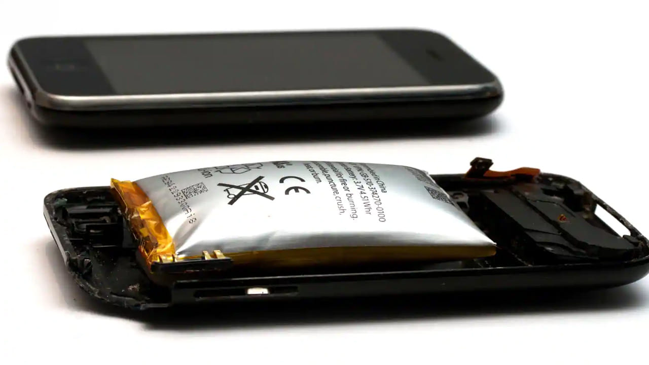 Smartphone Batteries: స్మార్ట్ఫోన్ బ్యాటరీ ఎందుకు ఉబ్బుతుందో తెలుసా.. కారణం తెలిస్తే షాకవుతారు..