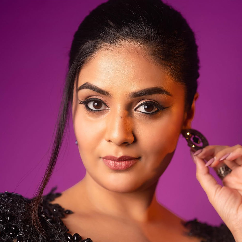 శ్రీముఖి మెగాస్టార్ చిరంజీవి నటిస్తున్న భోళా శంకర్ చిత్రంలో అవకాసారం దక్కించుకుంది అన్న సంగతి తెలిసిందే. ఈ మూవీలో శ్రీముఖి కీలక పాత్రలో కనపడనున్నది అని సమాచారం.