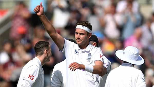 Stuart Broad: రిటైర్మెంట్ ప్రకటించిన వారంలోనే మళ్లీ ఆరంగేట్రం.. తిరిగొచ్చిన బ్రాడ్కి దినేష్ కార్తిక్ స్వాగతం..