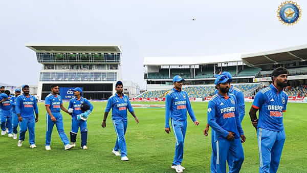 IND vs WI: 19, 24, 35, 21, 1.. ఏంది బ్రో ఈ స్కోర్లు.. తోపువని ఛాన్స్ ఇస్తే.. తుస్సుమంటున్నావ్.. తిట్టిపోస్తున్న నెటిజన్లు..