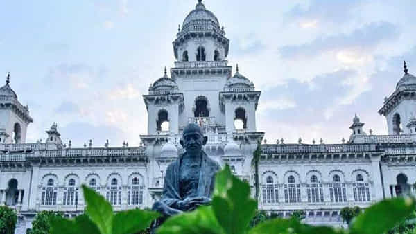 Telangana Assembly: మరికాసేపట్లో తెలంగాణ అసెంబ్లీ సమావేశాలు.. వ్యూహప్రతివ్యూహాల్లో అధికార, ప్రతిపక్షాలు..