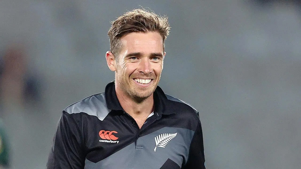 Tim Southee: ఇంగ్లాండ్‌తో బుధవారం జరిగిన తొలి టీ20 మ్యాచ్‌లో న్యూజిలాండ్ కెప్టెన్ టిమ్ సౌథీ జానీ బెయిర్‌స్టోను పెవిలియన్‌కి పంపాడు. తద్వారా అంతర్జాతీయ టీ20 క్రికెట్‌లో అత్యధిక వికెట్లు తీసిన ఆటగాడిగా అవతరించాడు. ఇప్పటివరకు 111 అంతర్జాతీయ టీ20 మ్యాచ్‌లు ఆడిన సౌథీ మొత్తం 141 వికెట్లు తీశాడు. 