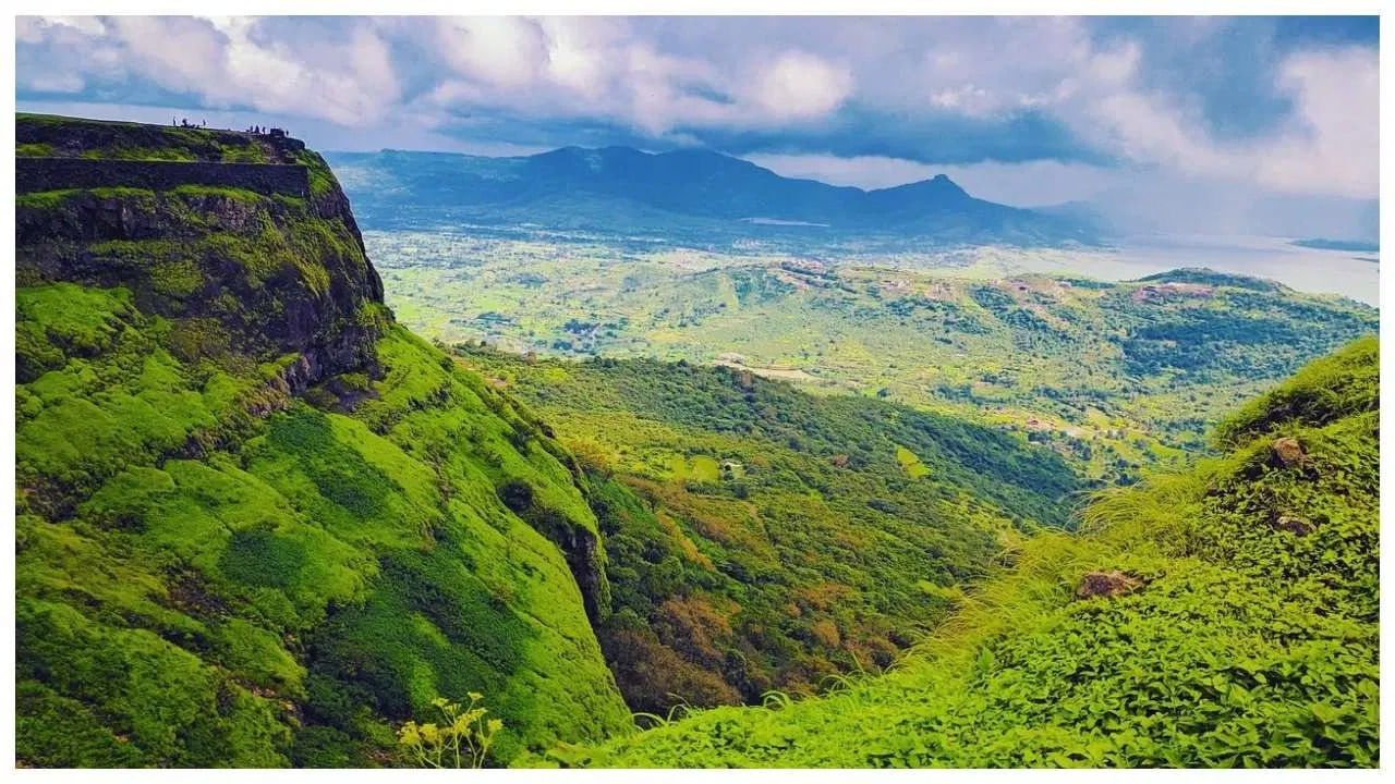 వర్షాల కారణంగా ప్రస్తుతం వాతావరణం తేమగా ఉంది. కాబట్టి మీరు స్నేహితులు లేదా కుటుంబ సభ్యులతో వారాంతపు పిక్నిక్ ప్లాన్ కలిగి ఉంటే, ఈ వార్త మీకోసమే.