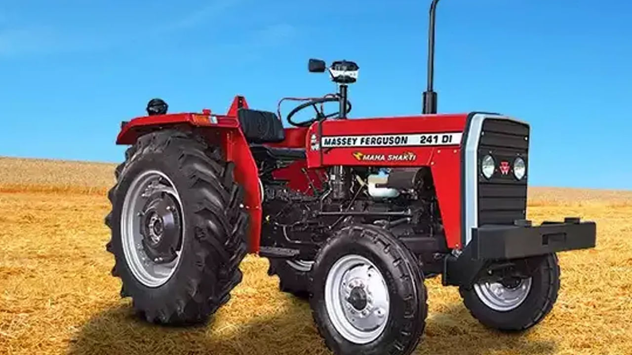 Watch Video: వామ్మో ఇలా కూడా వస్తారా.. ట్రాక్టర్ తోలుకుంటూ కాలేజ్‌కు వచ్చిన విద్యార్థి.. వీడియో వైరల్