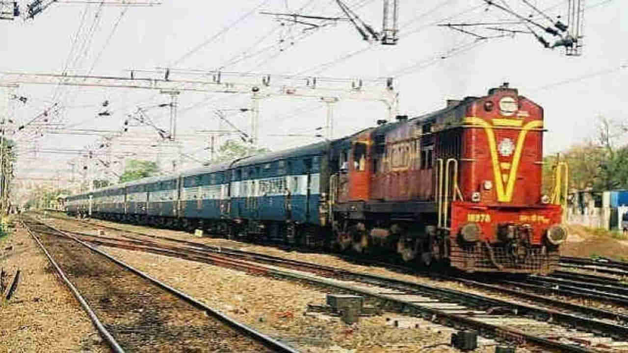 South Central Railway: రైల్వే ప్రయాణికులకు అలర్ట్.. జన్మభూమి, గరీబ్‌రథ్‌ సహా 75 రైళ్లు రద్దు.. పూర్తి డీటైల్స్ మీ కోసం..