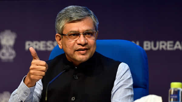 ఐటీ ఉద్యోగులకు శుభవార్త.. డిజిటల్ ఇండియాకి కేంద్ర కేబినెట్ గ్రీన్ సిగ్నల్.. ఆ ప్రాజెక్టులకు కూడా..