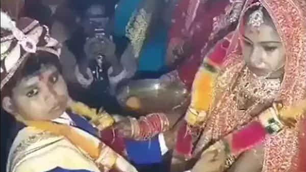 Unique Wedding: వీరి పెళ్లి వెరీ వెరీ స్పెషల్.. మరగుజ్జు జంట.. అయితే వరుడు కంటే వధువే పొడవు..
