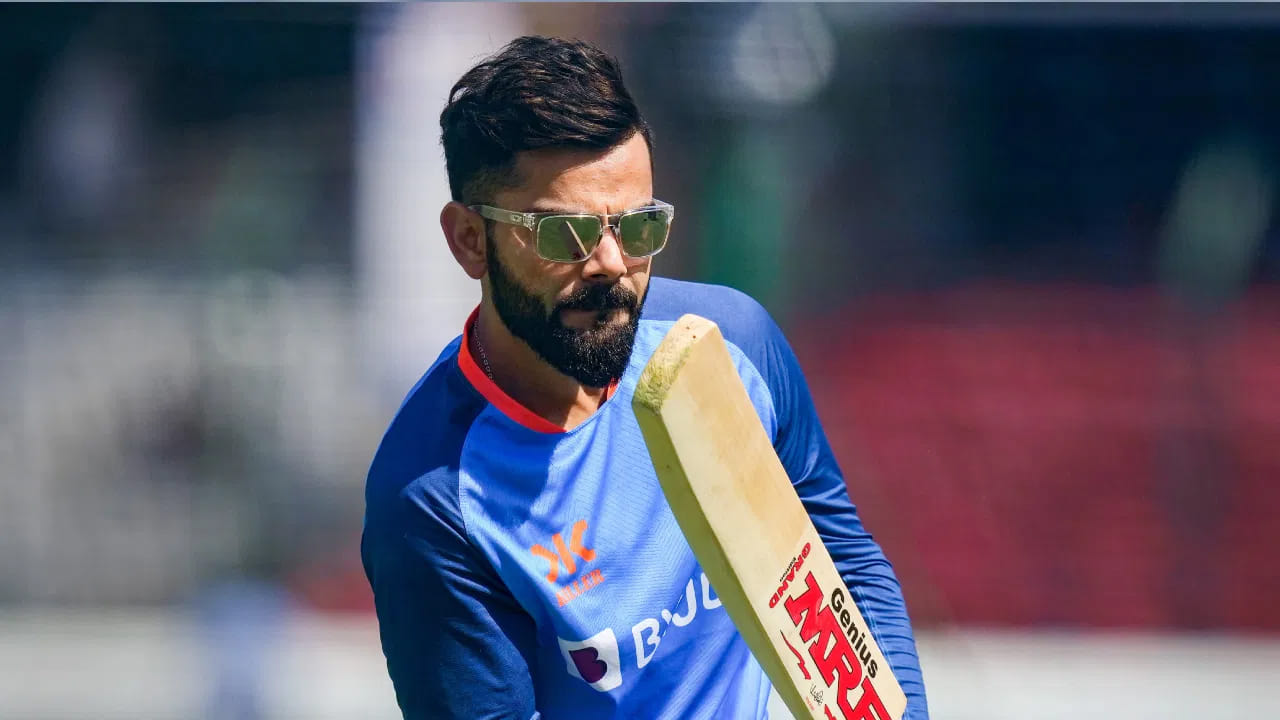 బ్యాటింగ్ ప్యాట్రన్‌లో 6000కు పైగా పరుగులు చేసిన టీమిండియా బ్యాట్స్‌మెన్‌ల జాబితాలో మొదటి స్థానంలో ఉన్న విరాట్ కోహ్లీ 11,965 పరుగులు చేశాడు.