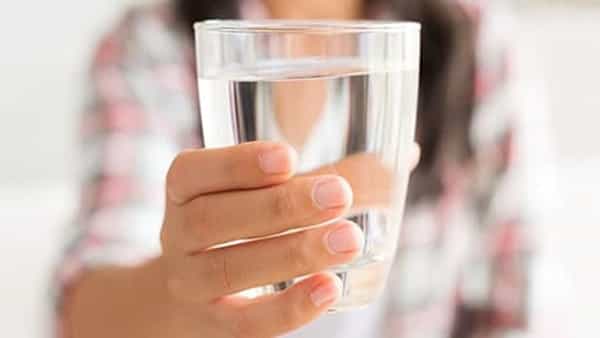 Benefits of Drinking Water on Morning: పరగడుపునే ఎన్ని మంచినీళ్లు తాగితే ఆరోగ్యానికి మంచిది? పరిశోధనలు ఏం చెప్తున్నాయంటే!!