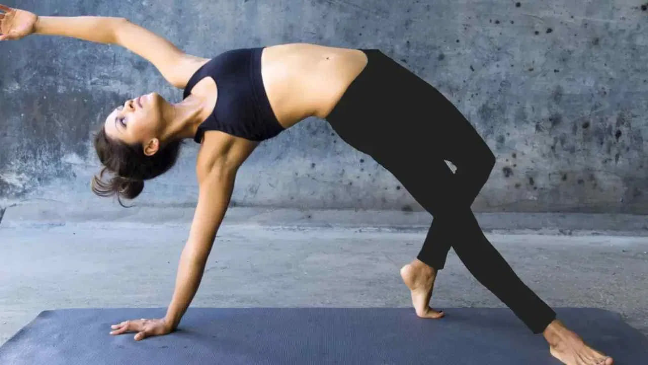 మానసిక , శారీరక ఆరోగ్యానికి యోగా చాలా మంచిది. కానీ చాలామంది యోగా చేసిన తర్వాత కొన్ని తప్పులు చేస్తుంటారు. ఆ తప్పులేంటో తెలుసుకుందాం.