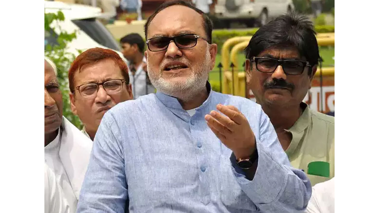 లిప్స్టిక్ పెట్టుకునే ఆడవాళ్లు హంగామా చేస్తారు.. ఆర్జేడీ నేత వివాదస్పద వ్యాఖ్యలు