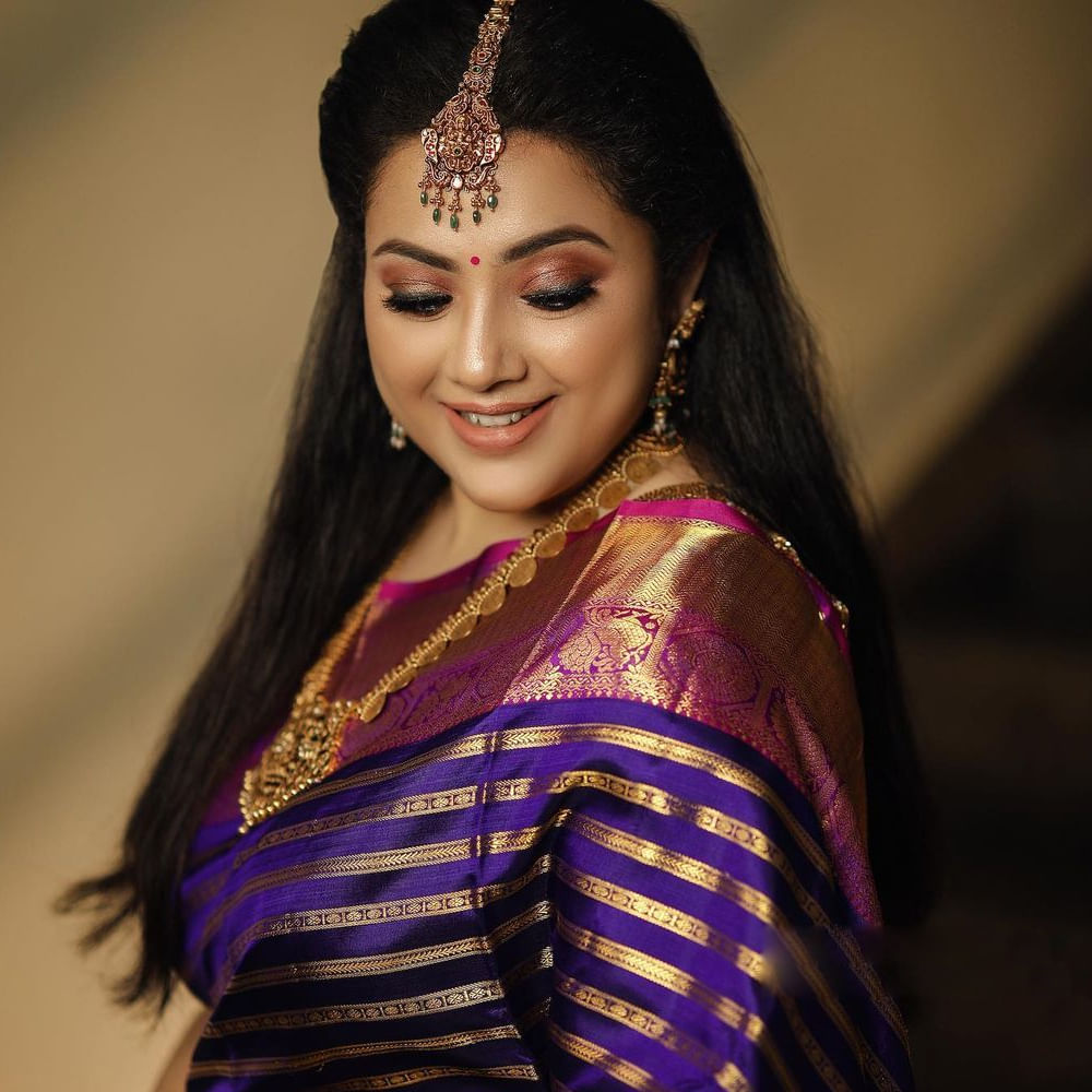 ఆ తర్వాత రజినీకాంత్, కమల్ హాసన్, మెగాస్టార్ చిరంజీవి, బాలకృష్ణ, వెంకటేష్, నాగార్జున సరసన నటించి అలరించింది.తెలుగు, కన్నడ, మలయాళ, తమిళ్ భాషలలో ఎన్నో హిట్ చిత్రాల్లో నటించింది. 