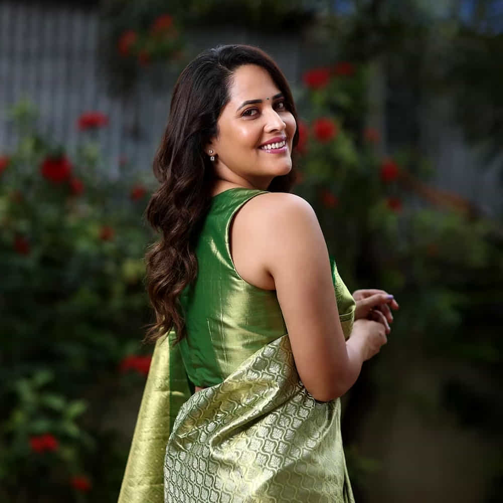 ఇక ఇదే క్రేజ్ తో సినిమా ఇండస్ట్రీలోనూ అవకాశాలు అందుకుంది. సుకుమార్ దర్శకత్వంలో వచ్చిన రంగస్థలం సినిమా అనసూయ కెరీర్ ను టర్న్ చేసింది. ఆ సినిమాలో రంగమ్మత్తగా కనిపించి ప్రేక్షకులను ఆకట్టుకుంది ఈ భామ.